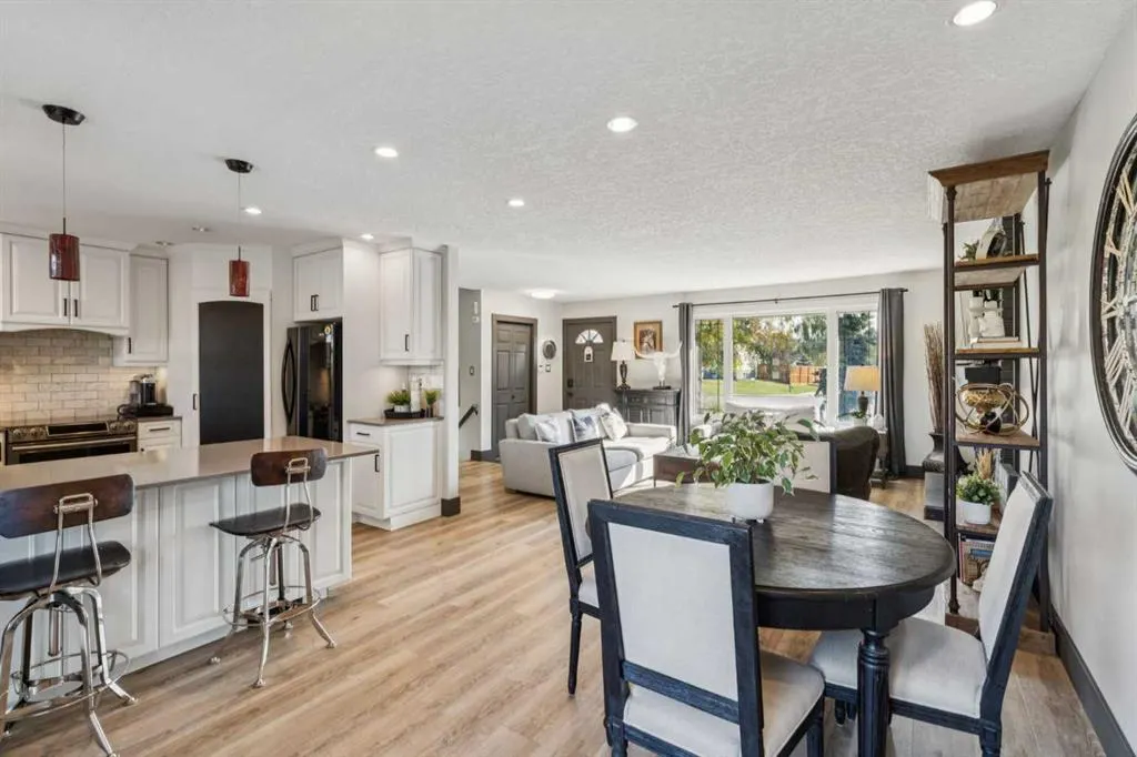 363 Cedarille Crescent SW