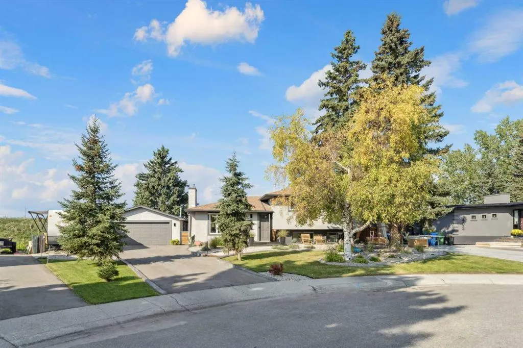 363 Cedarille Crescent SW