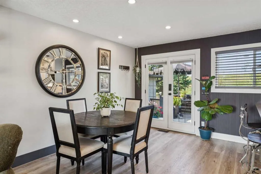 363 Cedarille Crescent SW