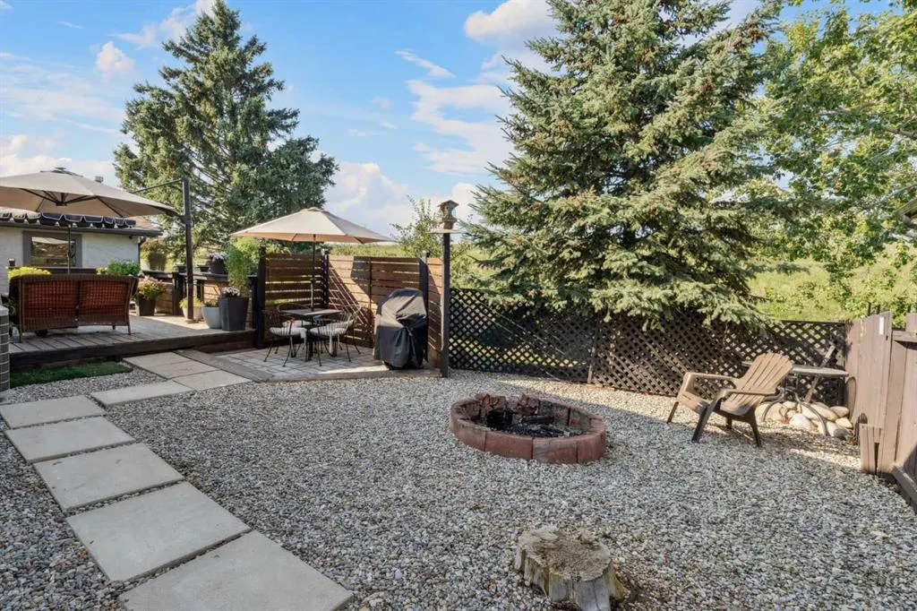 363 Cedarille Crescent SW