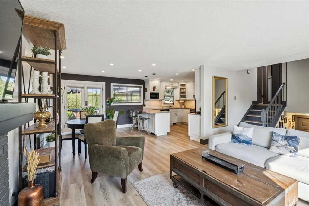 363 Cedarille Crescent SW