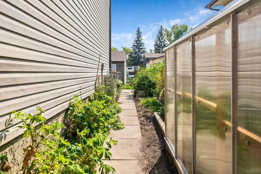 41 Midridge Gardens SE
