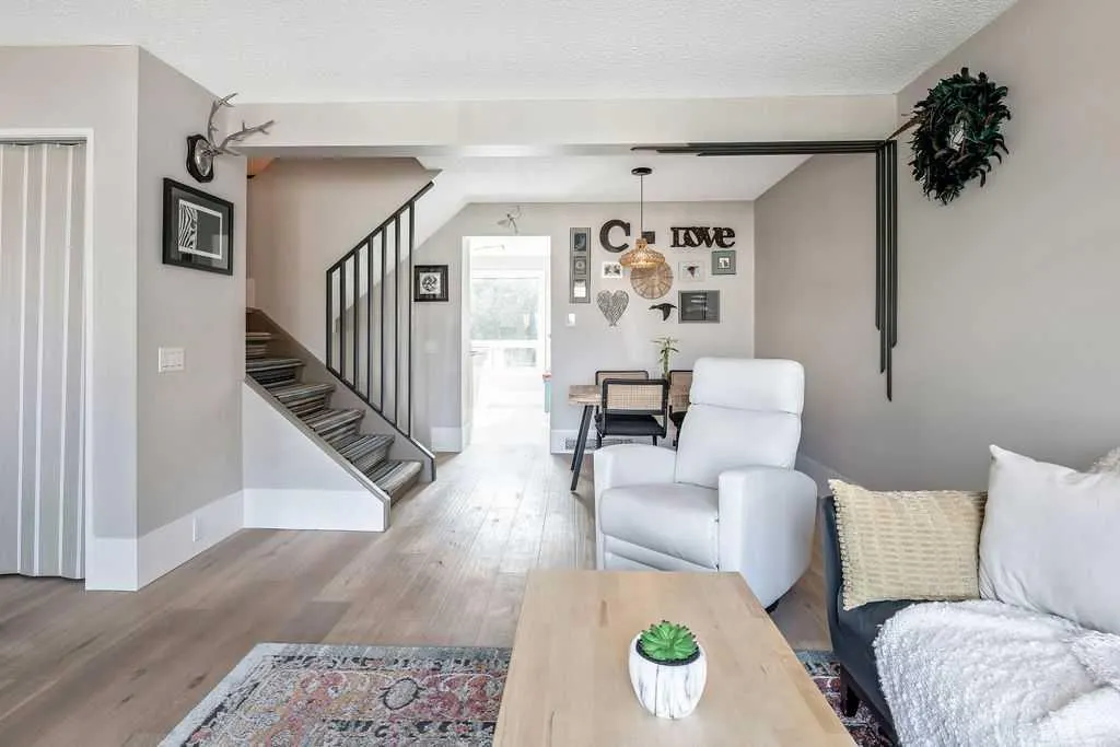 41 Midridge Gardens SE