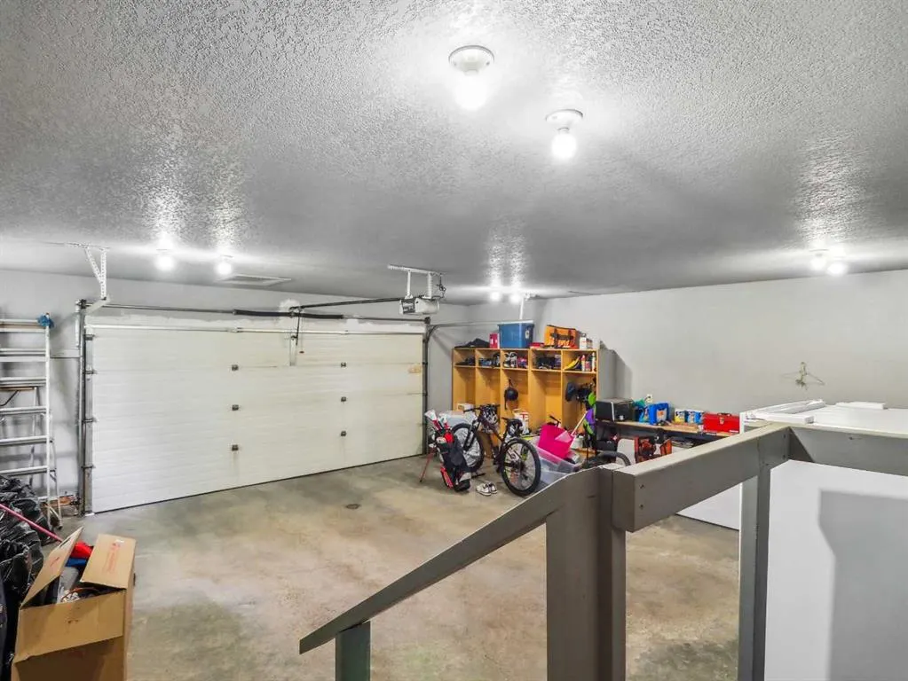 23 Dobson Close