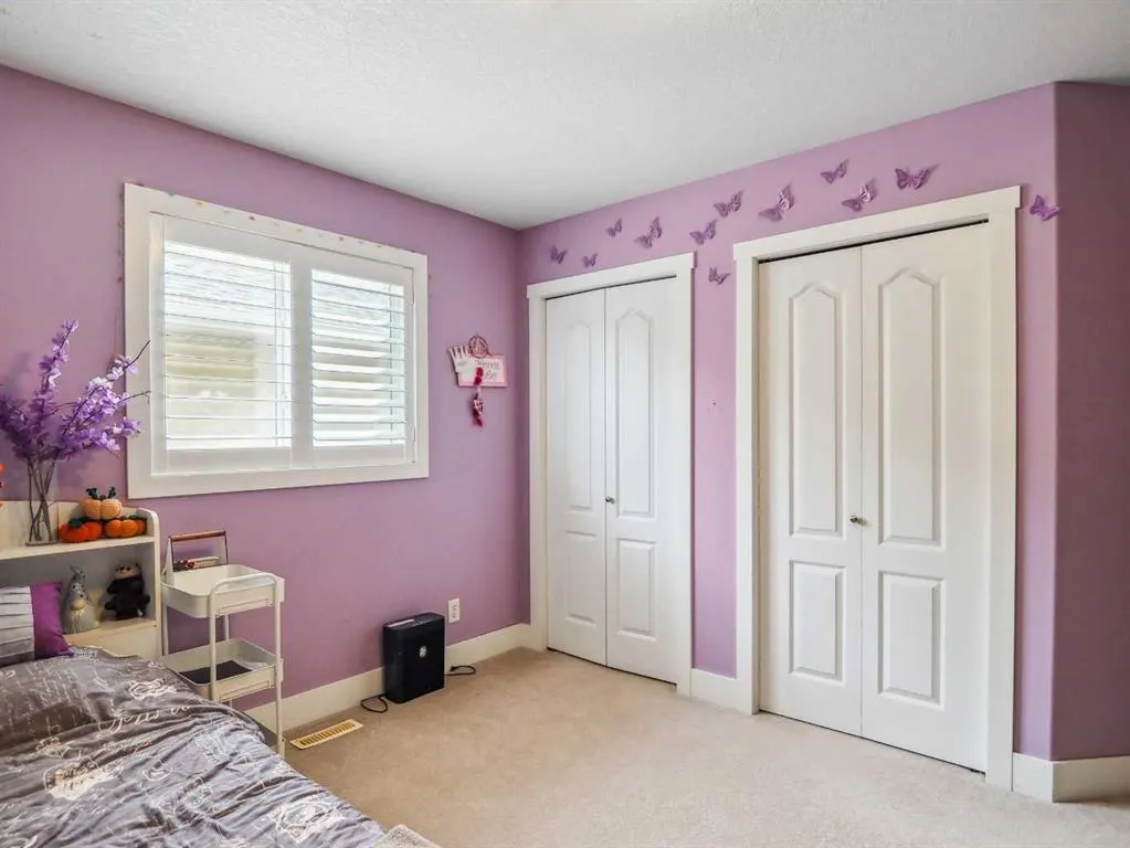 23 Dobson Close