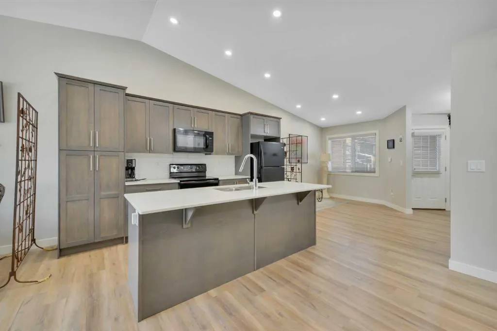45 Golden Crescent