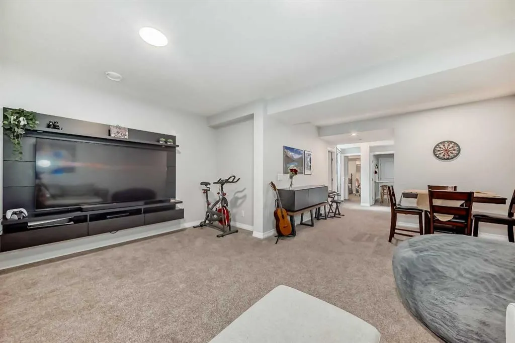 1941 Mahogany Boulevard SE