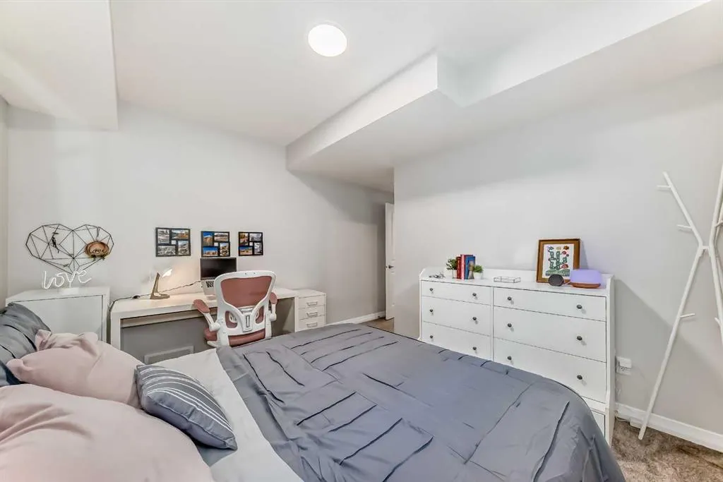 1941 Mahogany Boulevard SE