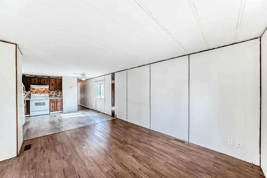 100 Spring Haven Close SE