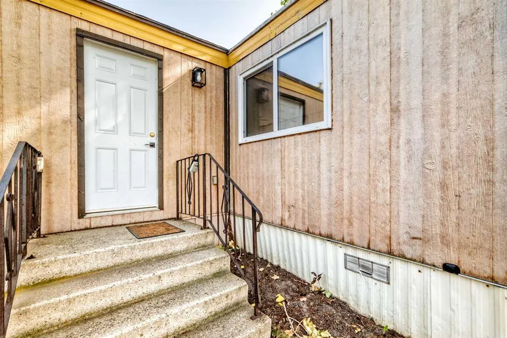 100 Spring Haven Close SE