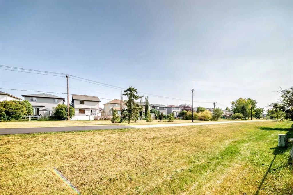 100 Spring Haven Close SE