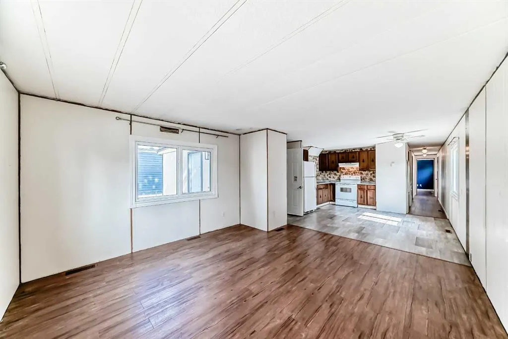 100 Spring Haven Close SE