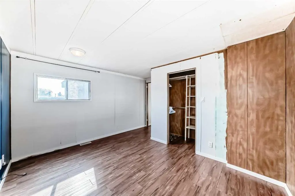 100 Spring Haven Close SE
