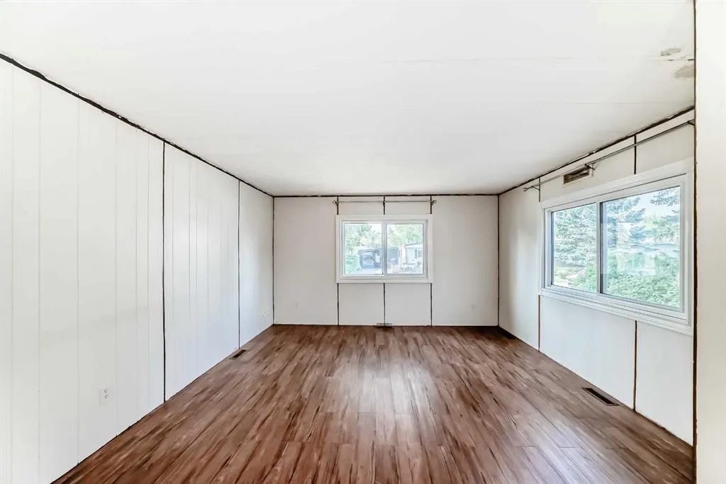 100 Spring Haven Close SE