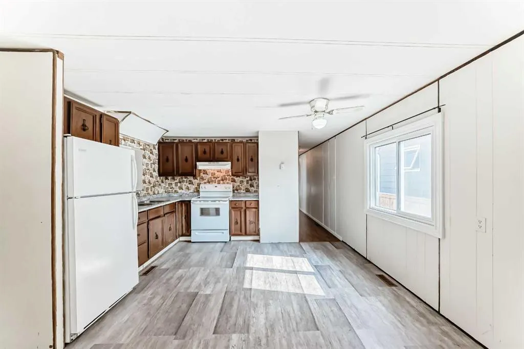 100 Spring Haven Close SE