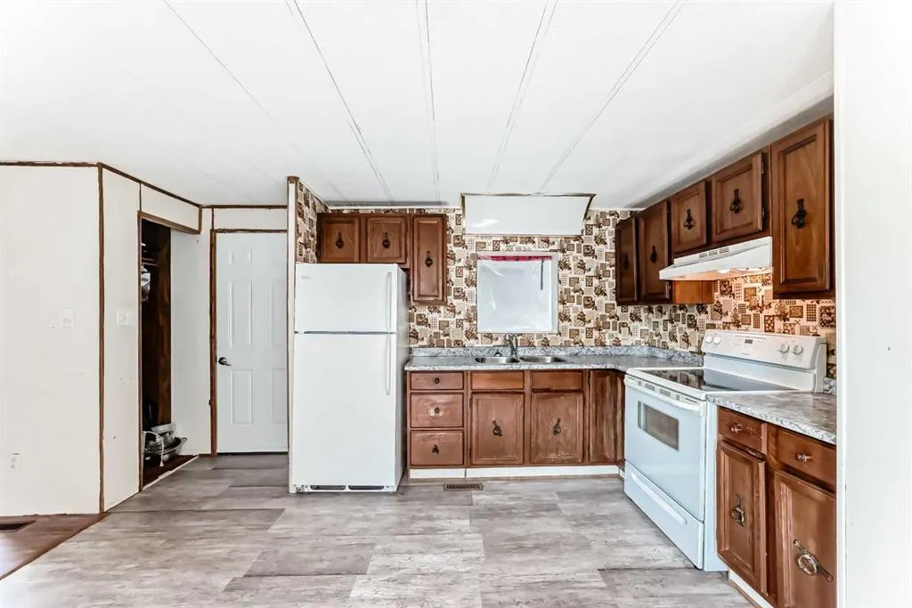 100 Spring Haven Close SE