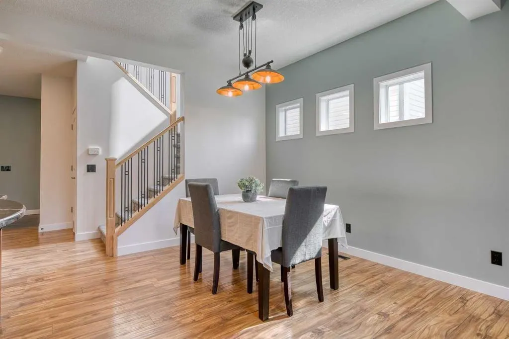227 Reunion Court NW