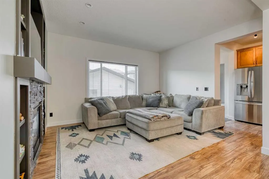 227 Reunion Court NW