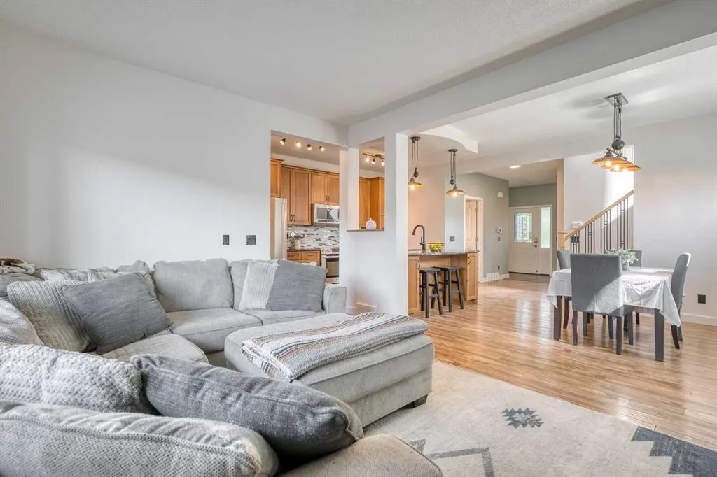 227 Reunion Court NW