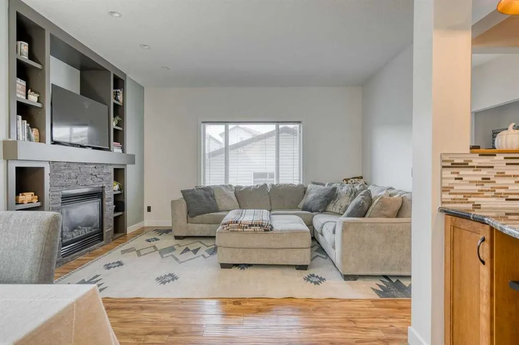 227 Reunion Court NW