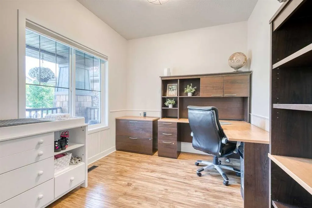 227 Reunion Court NW