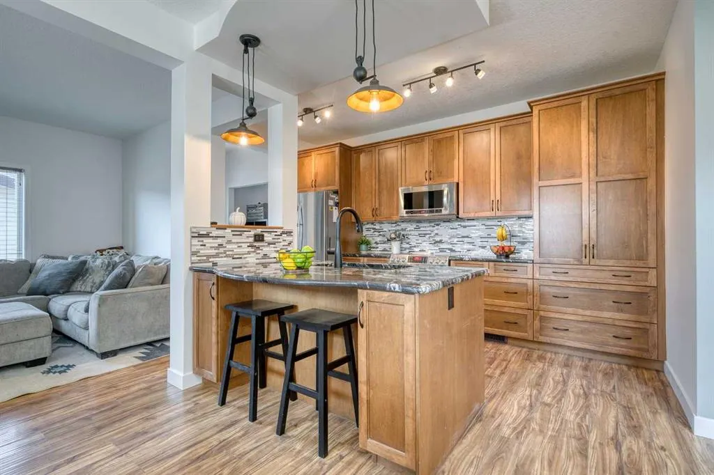 227 Reunion Court NW