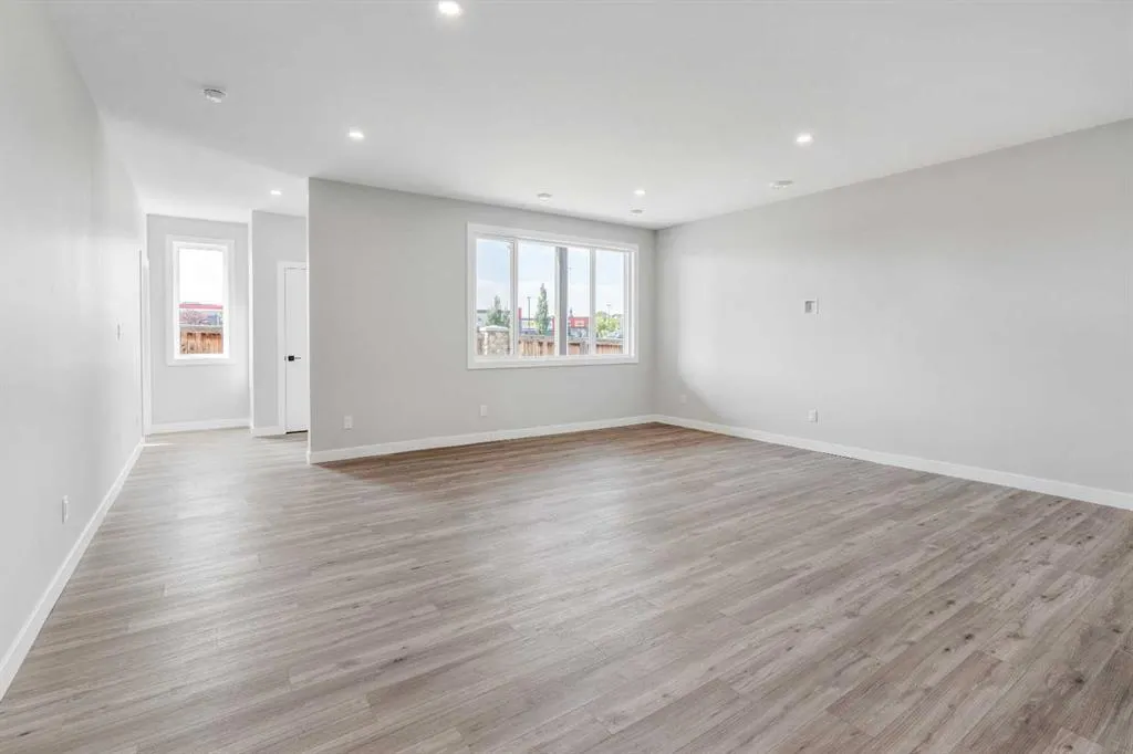 413 Rivergrove Chase W