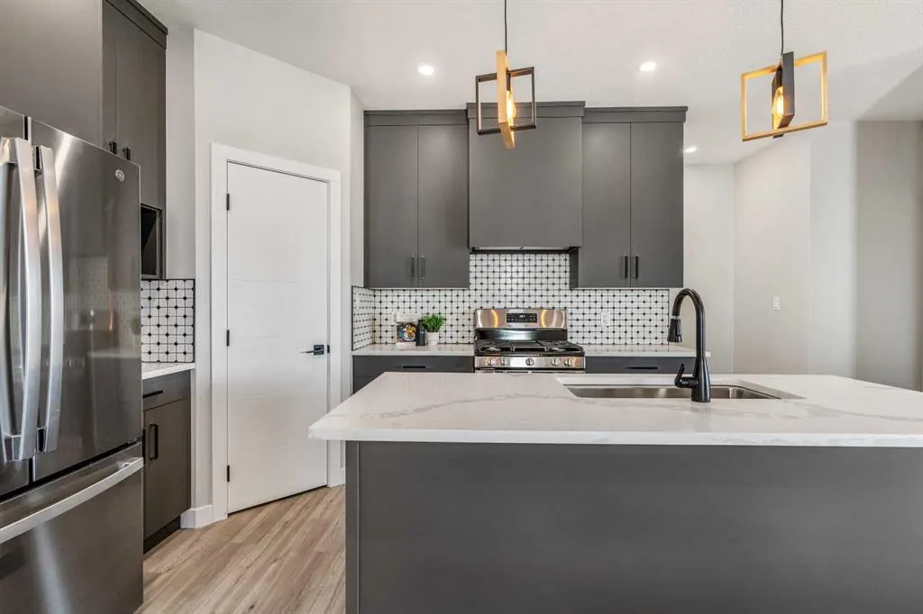 413 Rivergrove Chase W