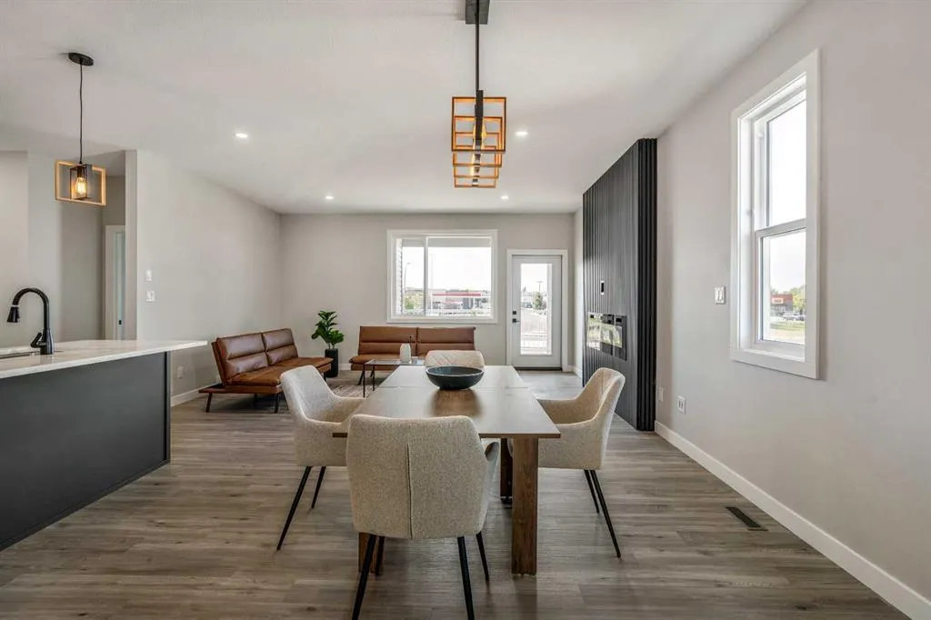 413 Rivergrove Chase W