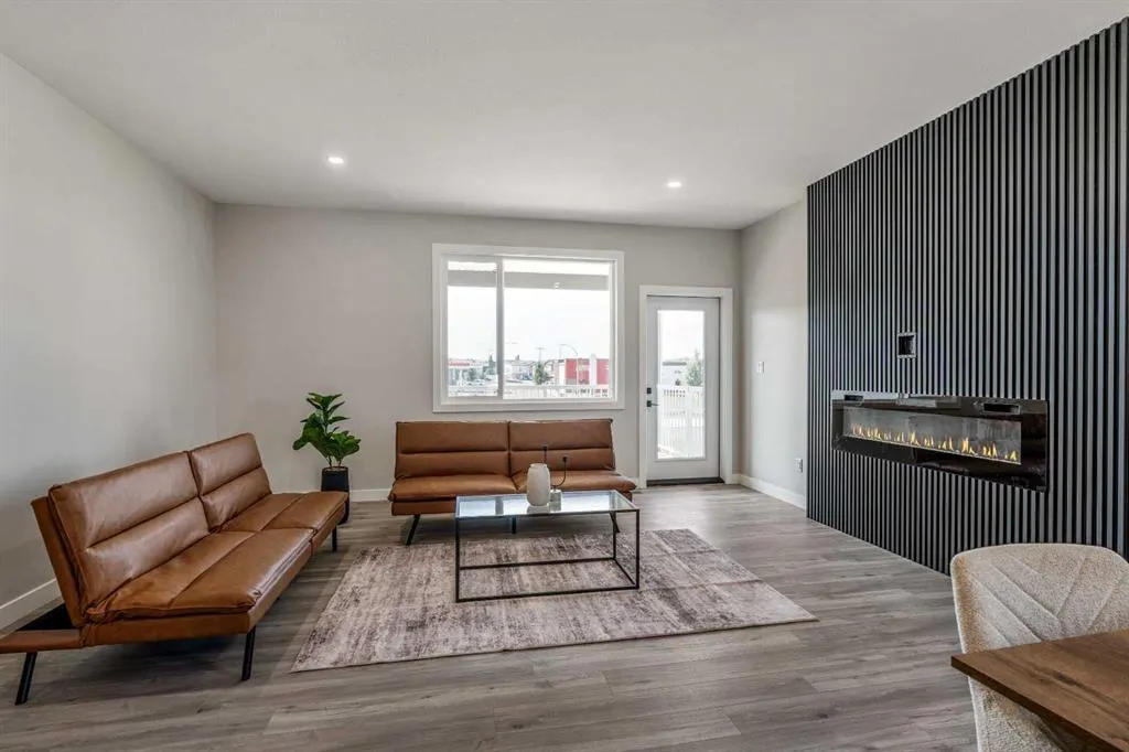 413 Rivergrove Chase W