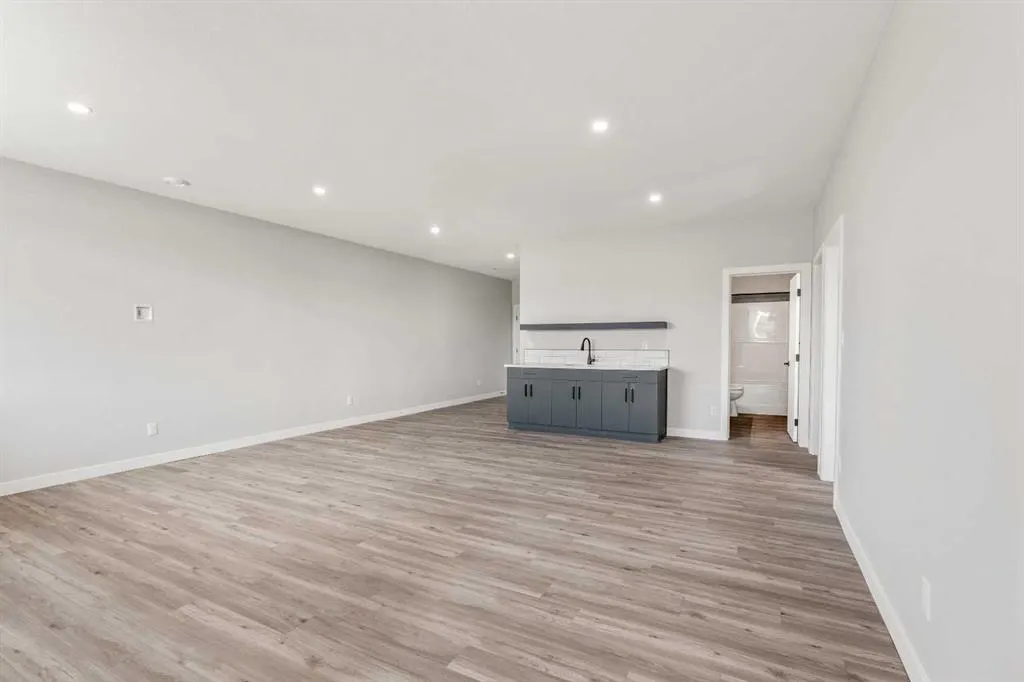 413 Rivergrove Chase W