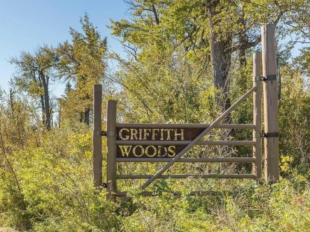 10 Discovery Ridge Close SW, #202