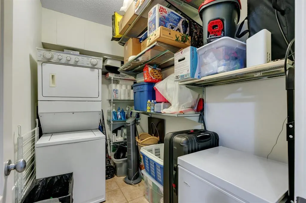 10 Discovery Ridge Close SW, #202