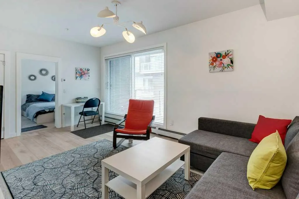 3130 Thirsk Street NW, #206