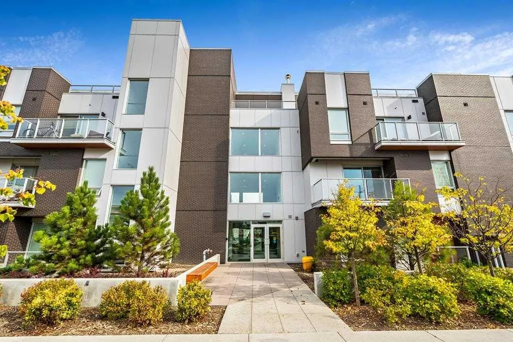 3130 Thirsk Street NW, #206