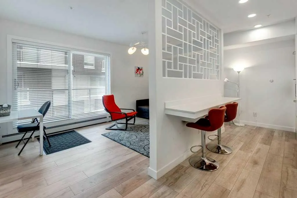 3130 Thirsk Street NW, #206