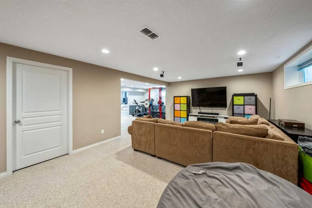 1607 Sunshine Close SE