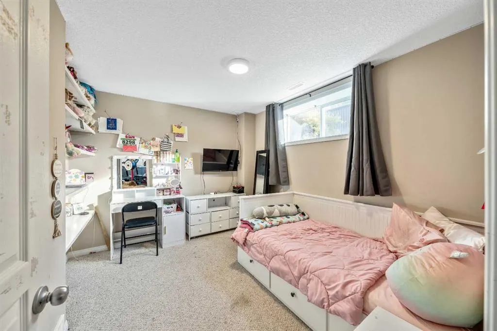 1607 Sunshine Close SE