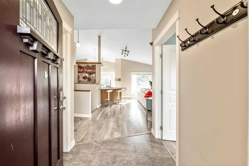 1607 Sunshine Close SE