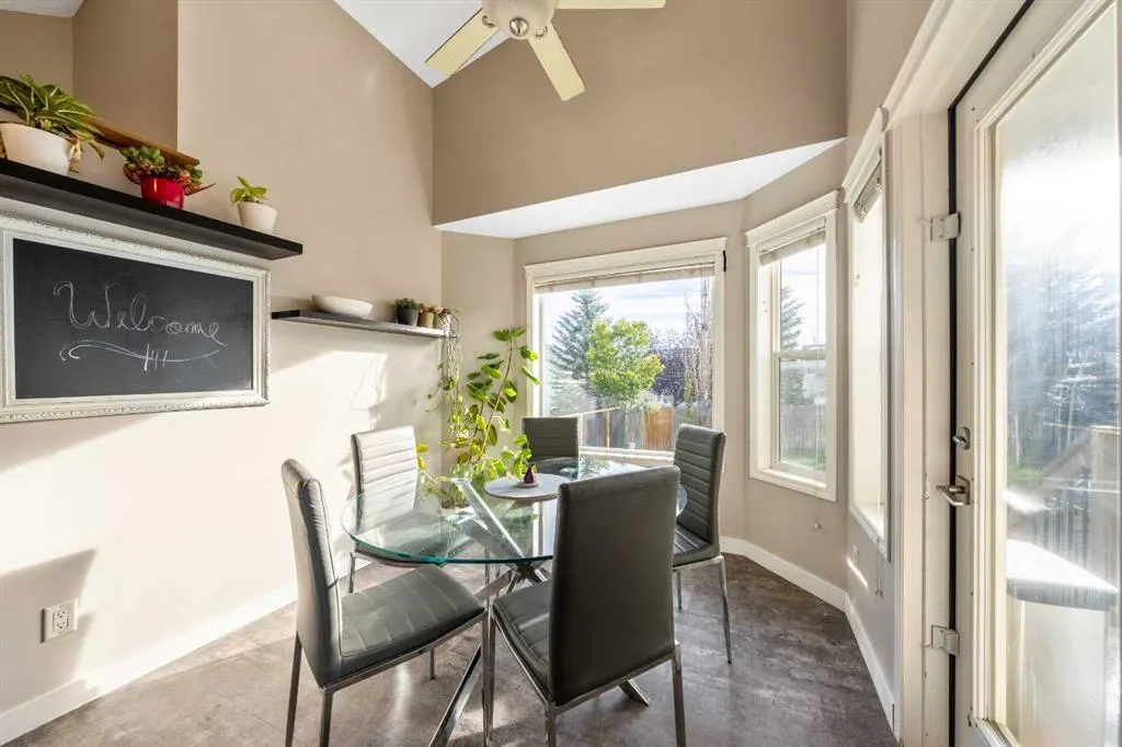 1607 Sunshine Close SE