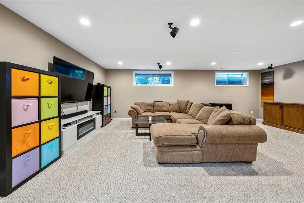 1607 Sunshine Close SE