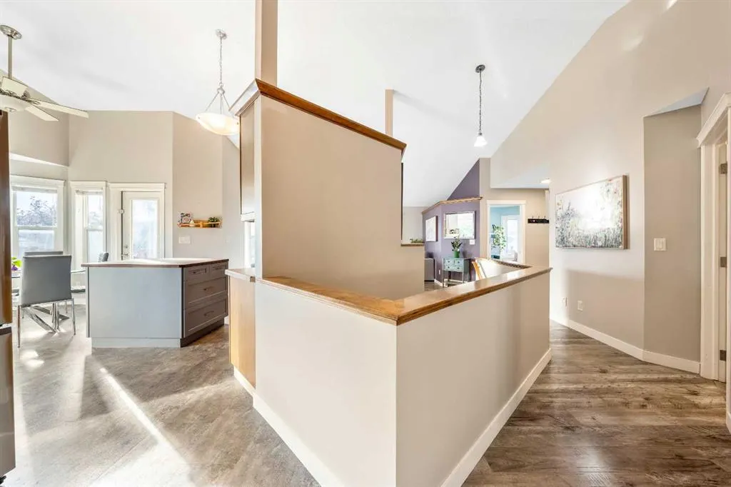 1607 Sunshine Close SE