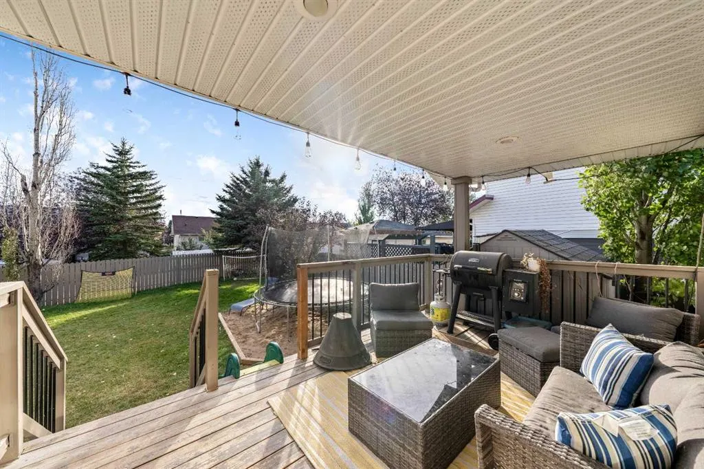 1607 Sunshine Close SE