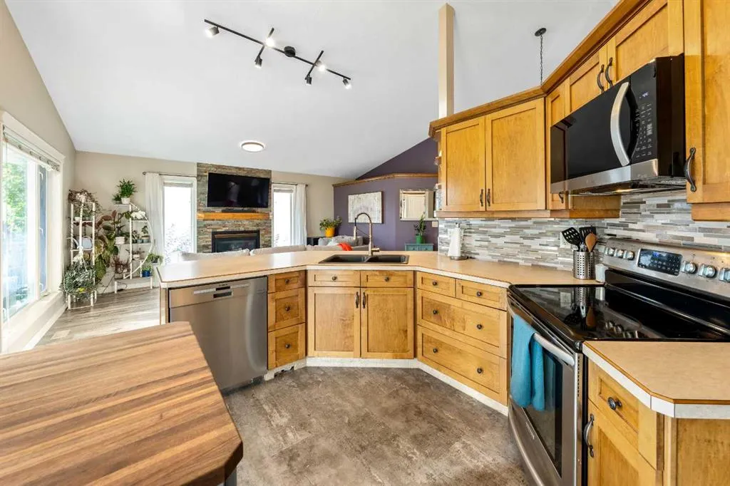 1607 Sunshine Close SE