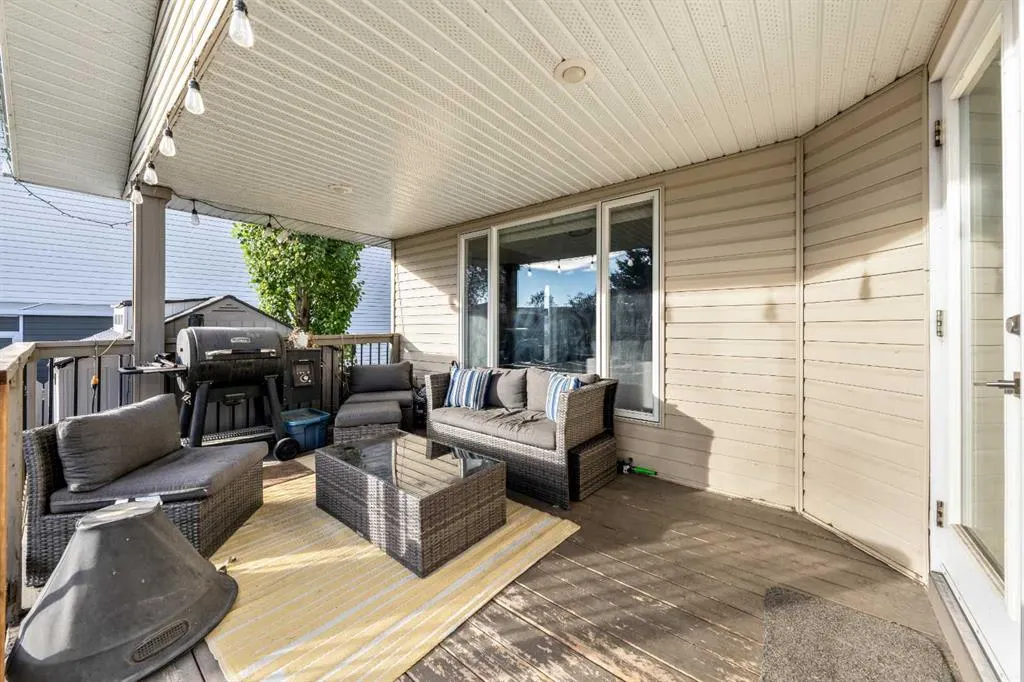 1607 Sunshine Close SE
