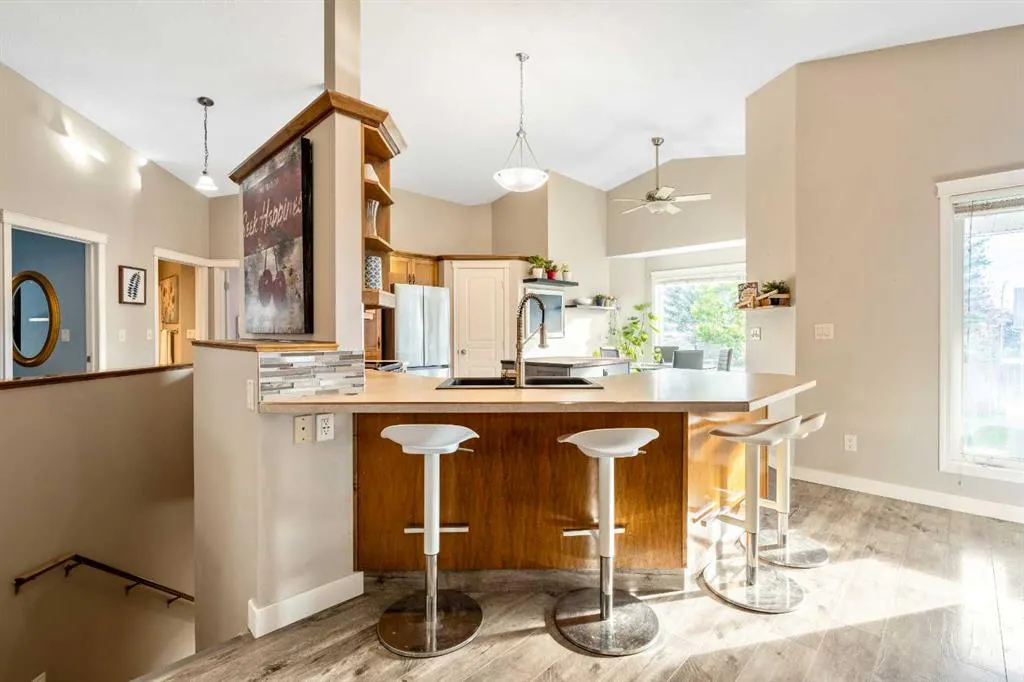 1607 Sunshine Close SE
