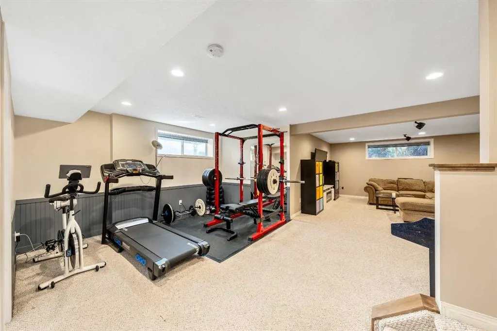 1607 Sunshine Close SE