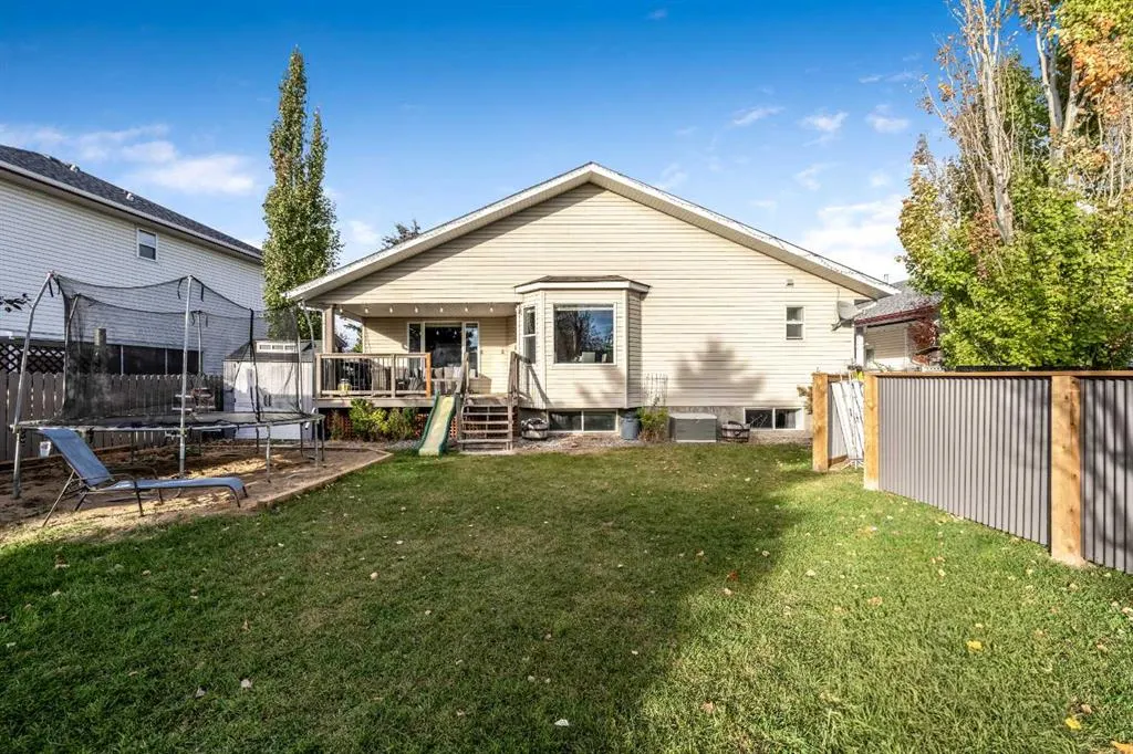 1607 Sunshine Close SE