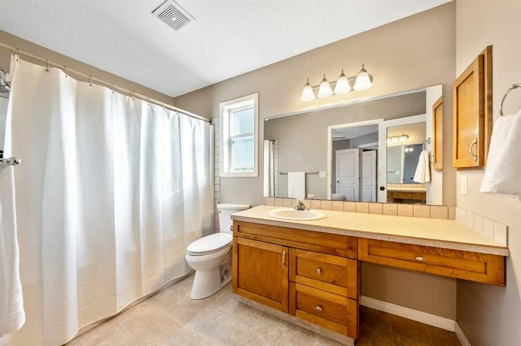 1607 Sunshine Close SE