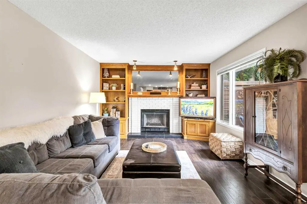 101 Sundown Way SE